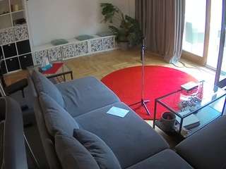 Ця модель зараз онлайн. voyeurcam-julmodels-living-4