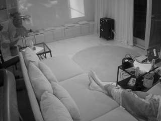 voyeurcam-julmodels-living-4