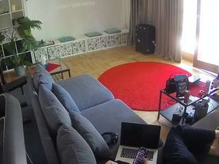voyeurcam-julmodels-living-4