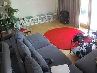 voyeurcam-julmodels-living-4
