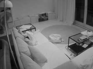 voyeurcam-julmodels-living-4