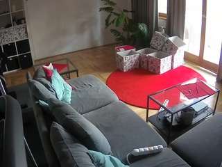 voyeurcam-julmodels-living-4