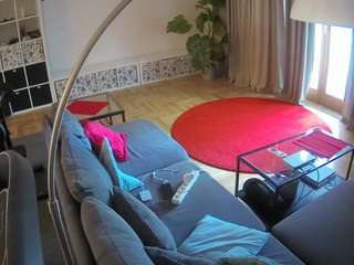 voyeurcam-julmodels-living-4