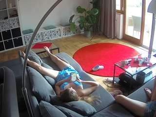 voyeurcam-julmodels-living-4