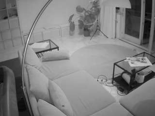 voyeurcam-julmodels-living-4