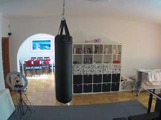 voyeurcam-julmodels-living-5