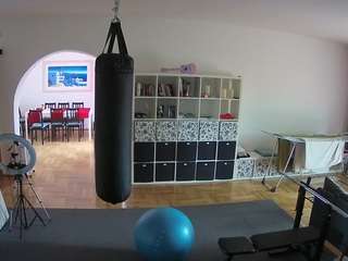 voyeurcam-julmodels-living-5