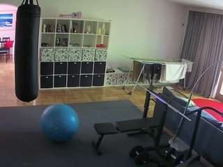 voyeurcam-julmodels-living-5
