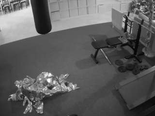 voyeurcam-julmodels-living-5