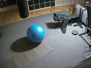 voyeurcam-julmodels-living-5