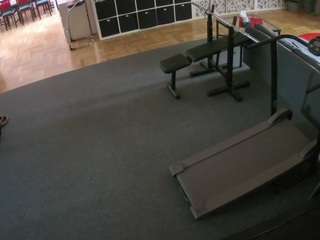 该模特正在直播。 voyeurcam-julmodels-living-5