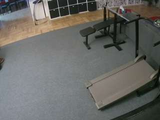 このモデルは現在ライブ中です。 voyeurcam-julmodels-living-5