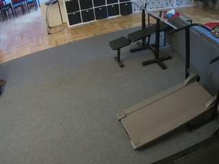 该模特正在直播。 voyeurcam-julmodels-living-5
