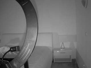 voyeurcam-julmodels-living-6 webcam
