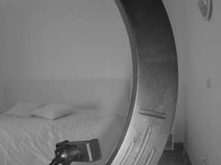 voyeurcam-julmodels-living-6 webcam