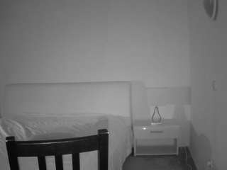 voyeurcam-julmodels-living-6 webcam