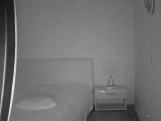 voyeurcam-julmodels-living-6