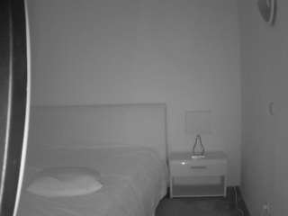 voyeurcam-julmodels-living-6