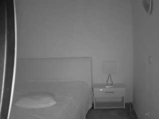 voyeurcam-julmodels-living-6