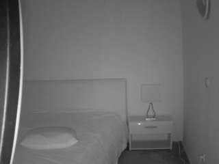 voyeurcam-julmodels-living-6