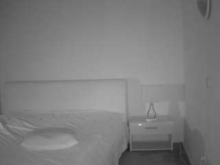 voyeurcam-julmodels-living-6 webcam