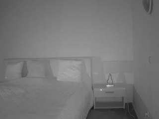 voyeurcam-julmodels-living-6