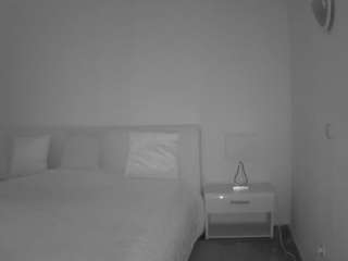 voyeurcam-julmodels-living-6 webcam