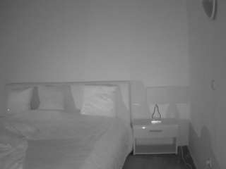 voyeurcam-julmodels-living-6 webcam