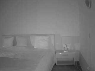 voyeurcam-julmodels-living-6