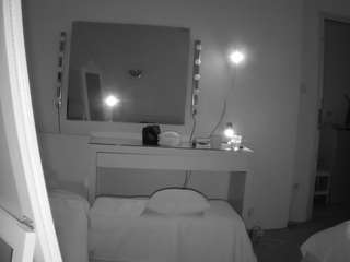 voyeurcam-julmodels-living-6 webcam