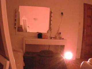 voyeurcam-julmodels-living-6 webcam