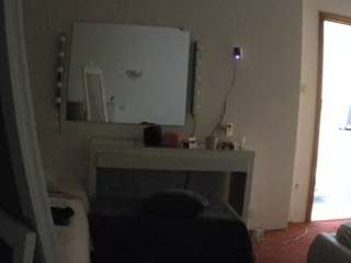 voyeurcam-julmodels-living-6 webcam