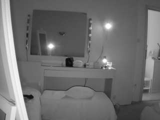 voyeurcam-julmodels-living-6 webcam