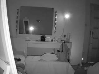 voyeurcam-julmodels-living-6 webcam