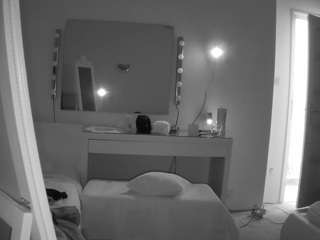 voyeurcam-julmodels-living-6 webcam