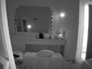 voyeurcam-julmodels-living-6 webcam