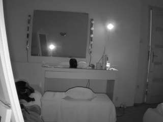 voyeurcam-julmodels-living-6