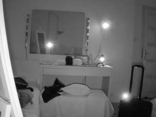 voyeurcam-julmodels-living-6