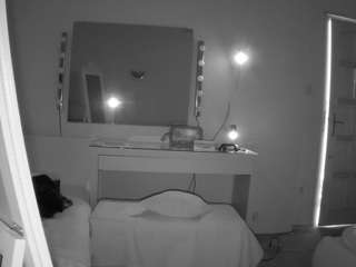 voyeurcam-julmodels-living-6