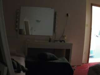 यह मॉडल अभी लाइव है. voyeurcam-julmodels-living-6