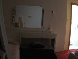 voyeurcam-julmodels-living-6
