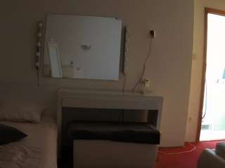 voyeurcam-julmodels-living-6