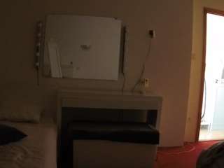 voyeurcam-julmodels-living-6