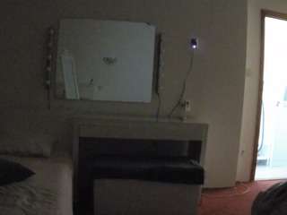 voyeurcam-julmodels-living-6