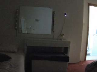 voyeurcam-julmodels-living-6