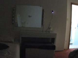 voyeurcam-julmodels-living-6