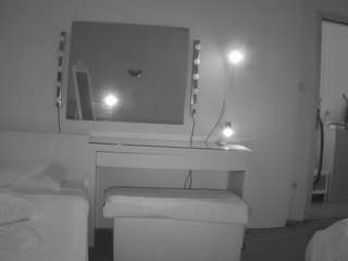 voyeurcam-julmodels-living-6