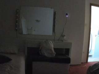 voyeurcam-julmodels-living-6