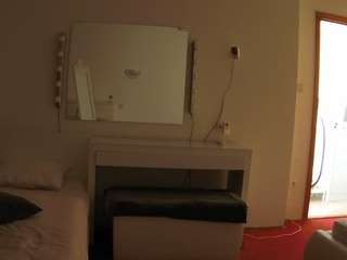 voyeurcam-julmodels-living-6