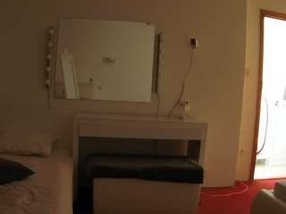 voyeurcam-julmodels-living-6